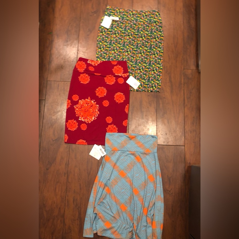 Lot of 3 new LulaRoe skirts ($6.00 per skirt)